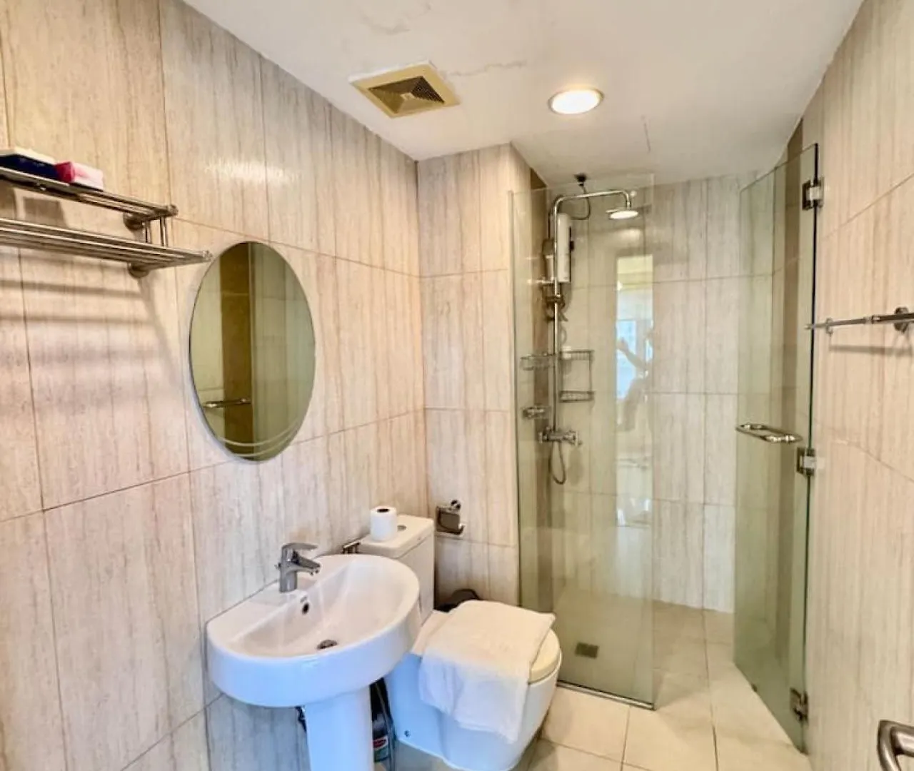 Metro Luxe Stay Near Doj Embassy And St Lukes Manila